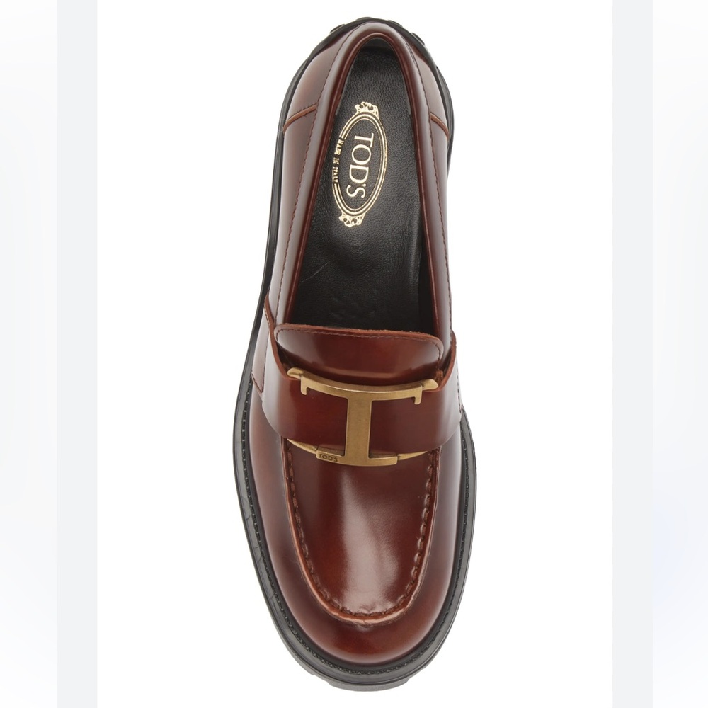 Tod's Chestnut Leather Loafers with Gold Detail